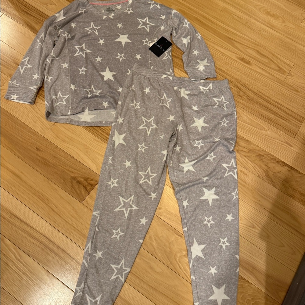 Cuddl Duds Gray Star Pajama Set